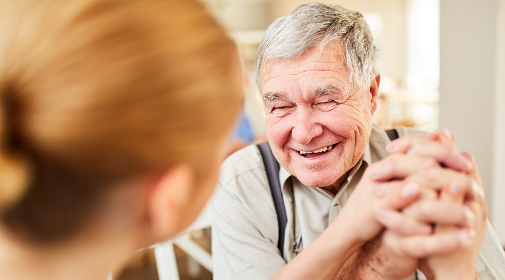 Woman gets job as dishwasher at senior care facility so she can see her husband with Alzheimer’s